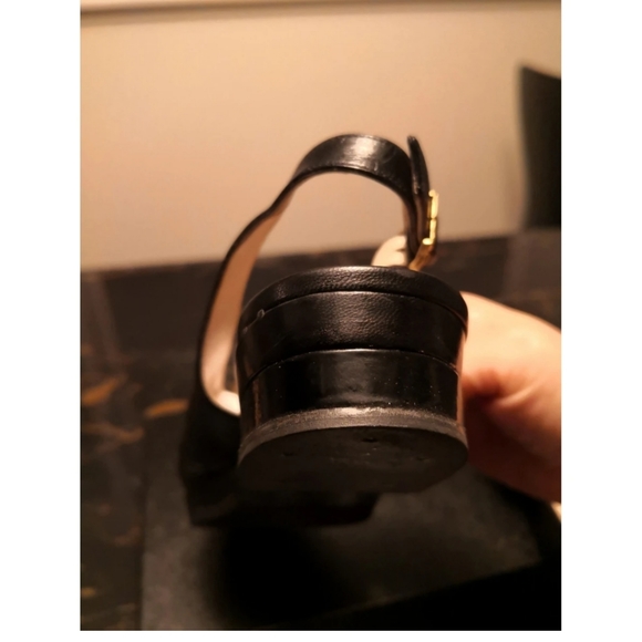 Authentic Chanel leather sandal flats - Picture 5 of 6